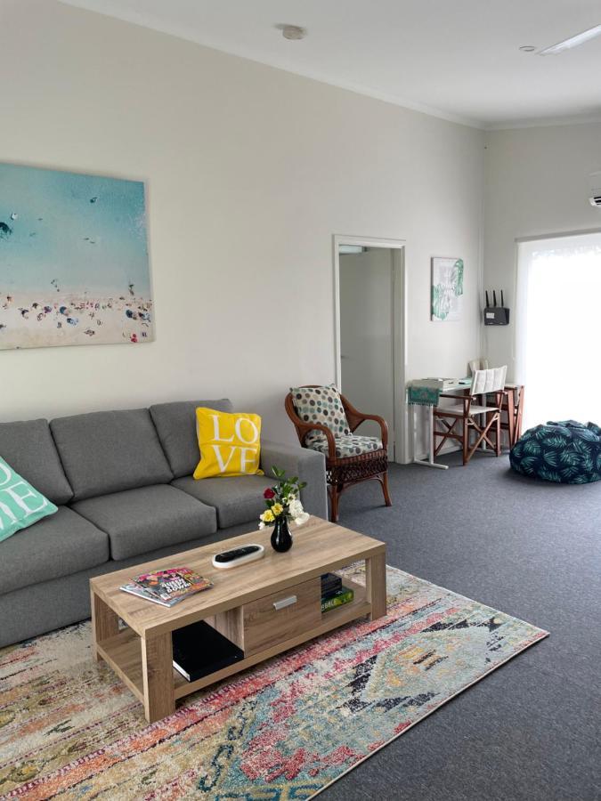 The Lake Guesthouse Budgewoi 外观 照片